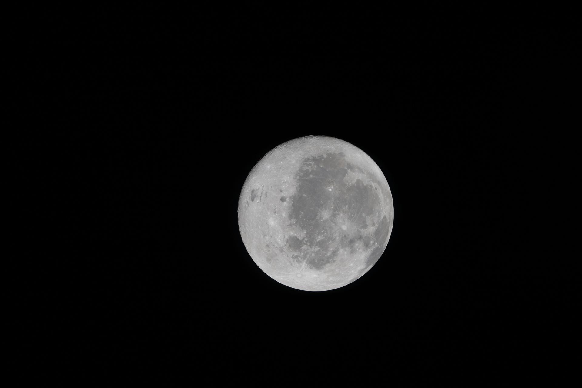 moon.jpg