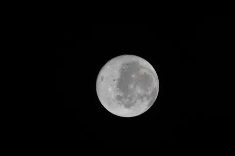 moon.jpg