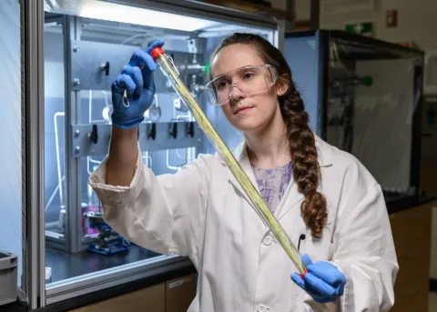 GT_Lab_GradStudent_LowEnergyChemSeperation.jpg