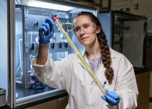 GT_Lab_GradStudent_LowEnergyChemSeperation.jpg
